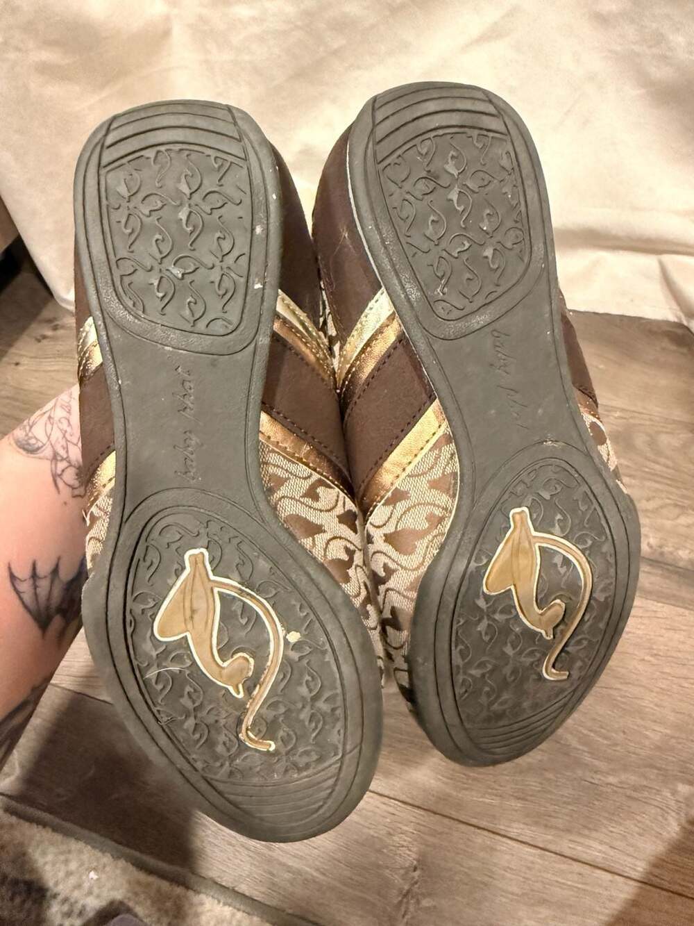 Baby Phat Women's Brown Monogram Canvas Cat Logo Sneakers 7.5 - Picture 6 of 7